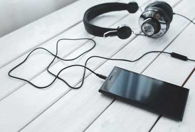 fb体育-欧超后遗症？小鱼逼宫欧足联：豪门打欧冠捞太多了